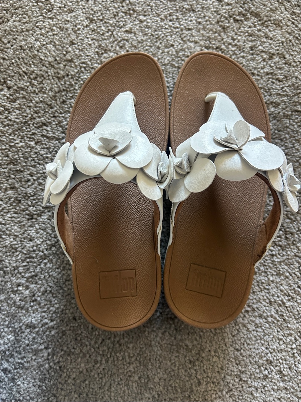 Fitflop White Floral Thong Sandals with Brown Footbed